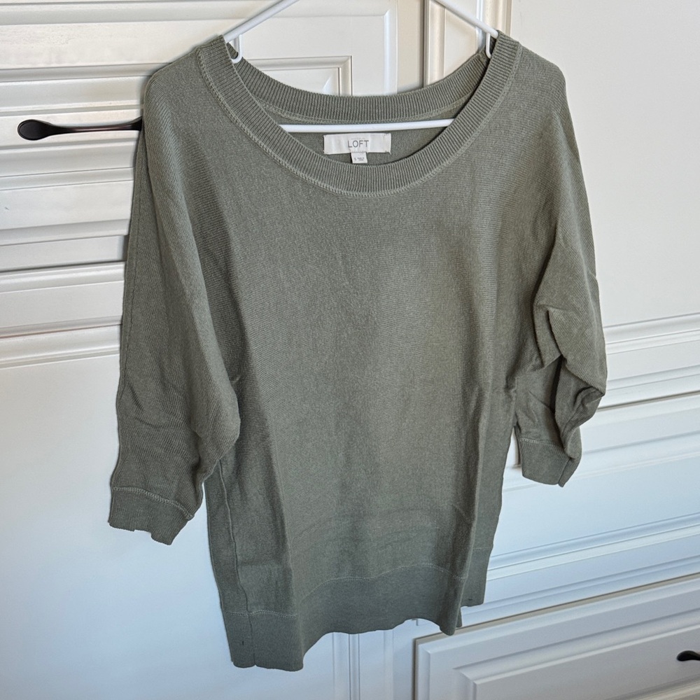 Ann Taylor LOFT Women's Sage Green Crew Neck Sweater